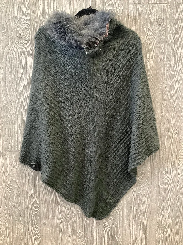 Grey Poncho Clothes Mentor, Size Onesize